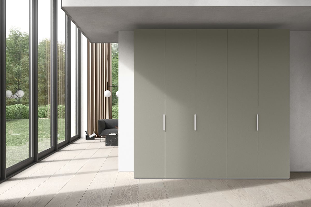 Moderner Kleiderschrank Lack matt in Deckenhöhe